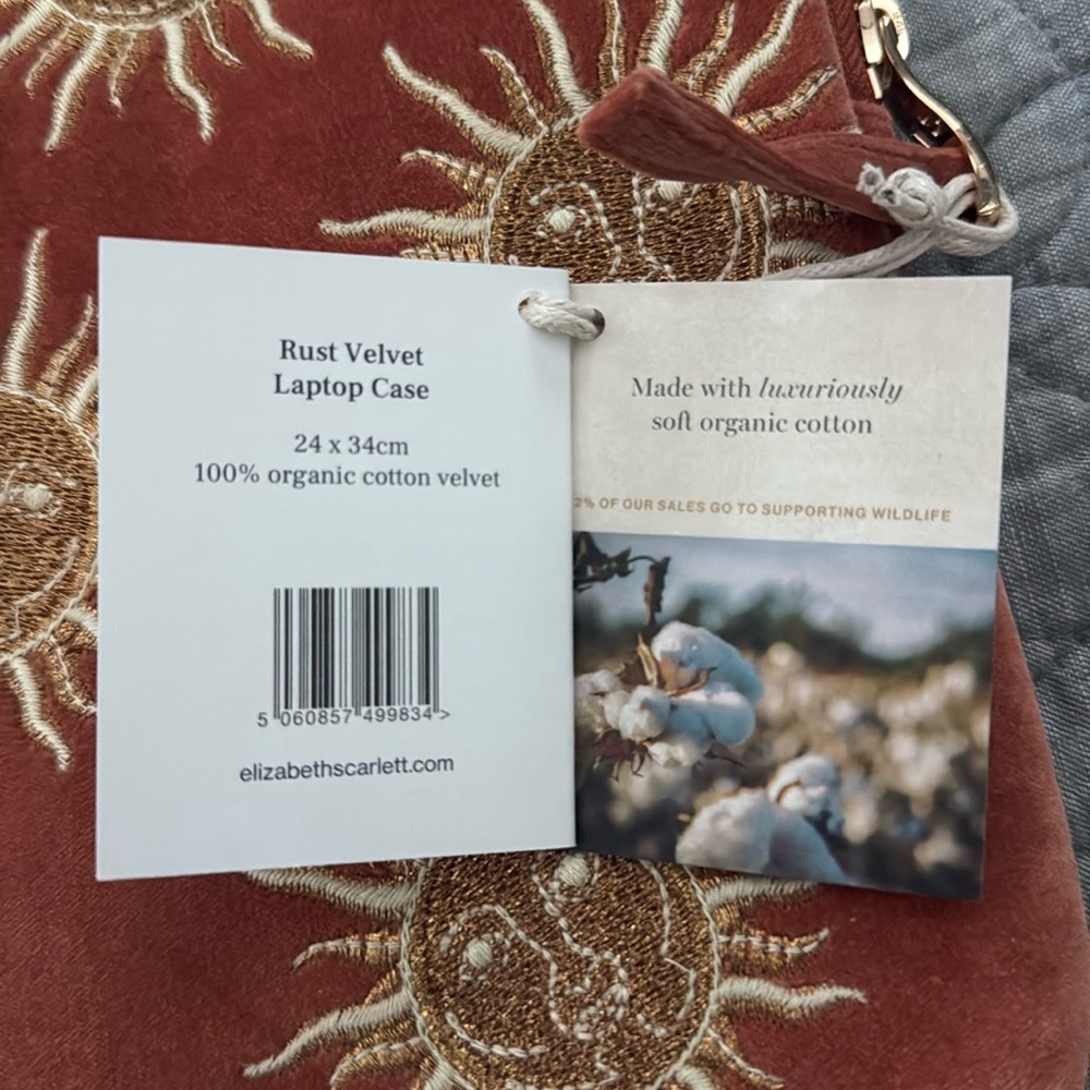 Elizabeth Scarlett Small Goddess Laptop case - Picture 3 of 3